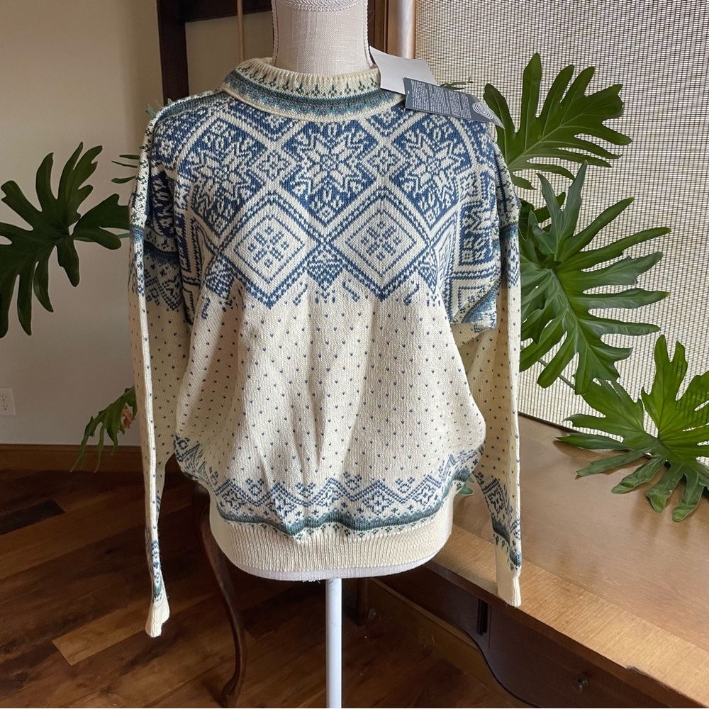 Women's Blue and Cream Sweater